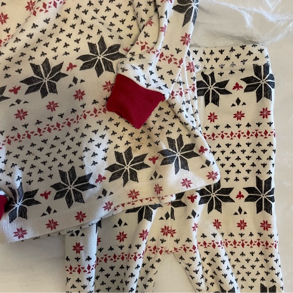 Burt’s Bees Holiday Jammies - Picture 2 of 4
